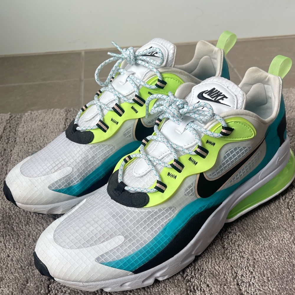Nik Air Max 270 React